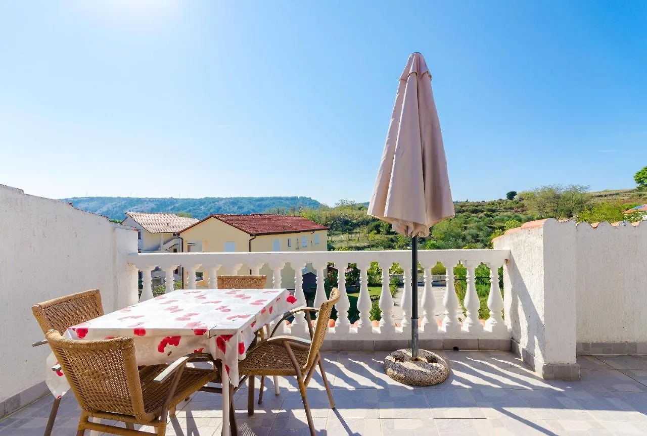 Apartments Ljubica J Lopar 0*,  Croatia