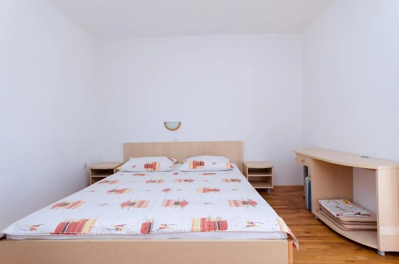 Apartments Ljubica J Lopar 0*,