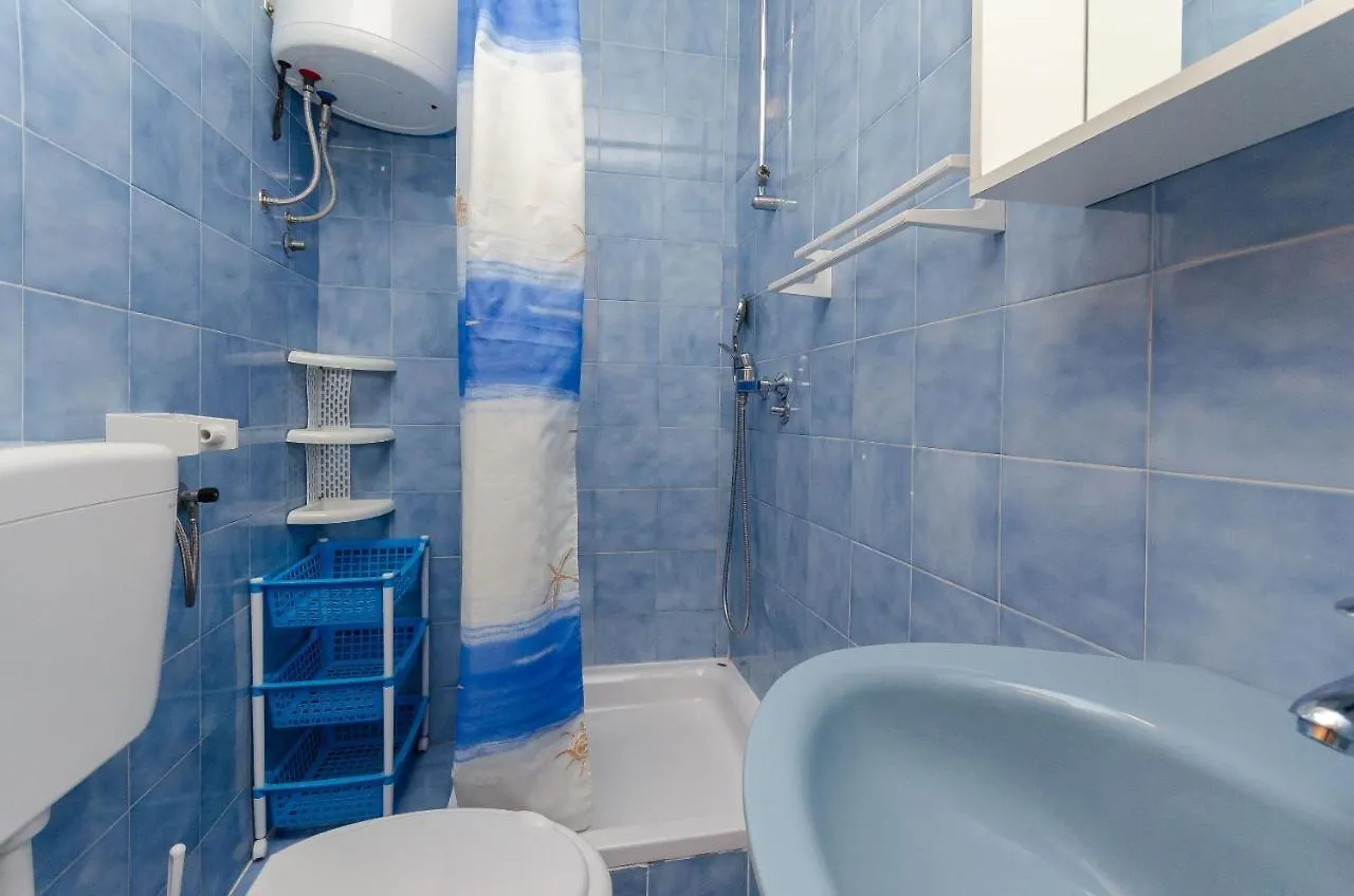 Apartments Ljubica J Lopar