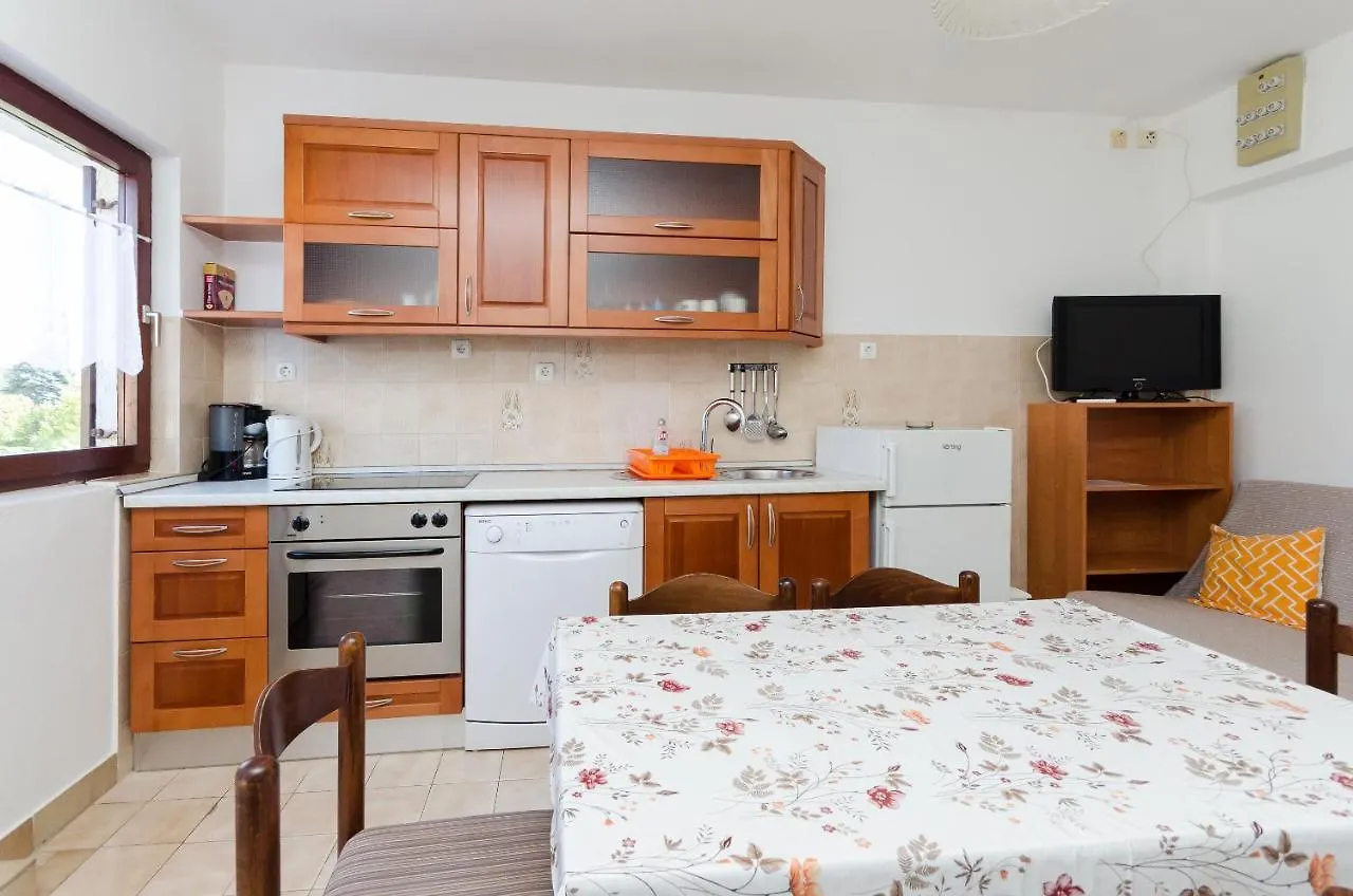 Apartments Ljubica J Lopar