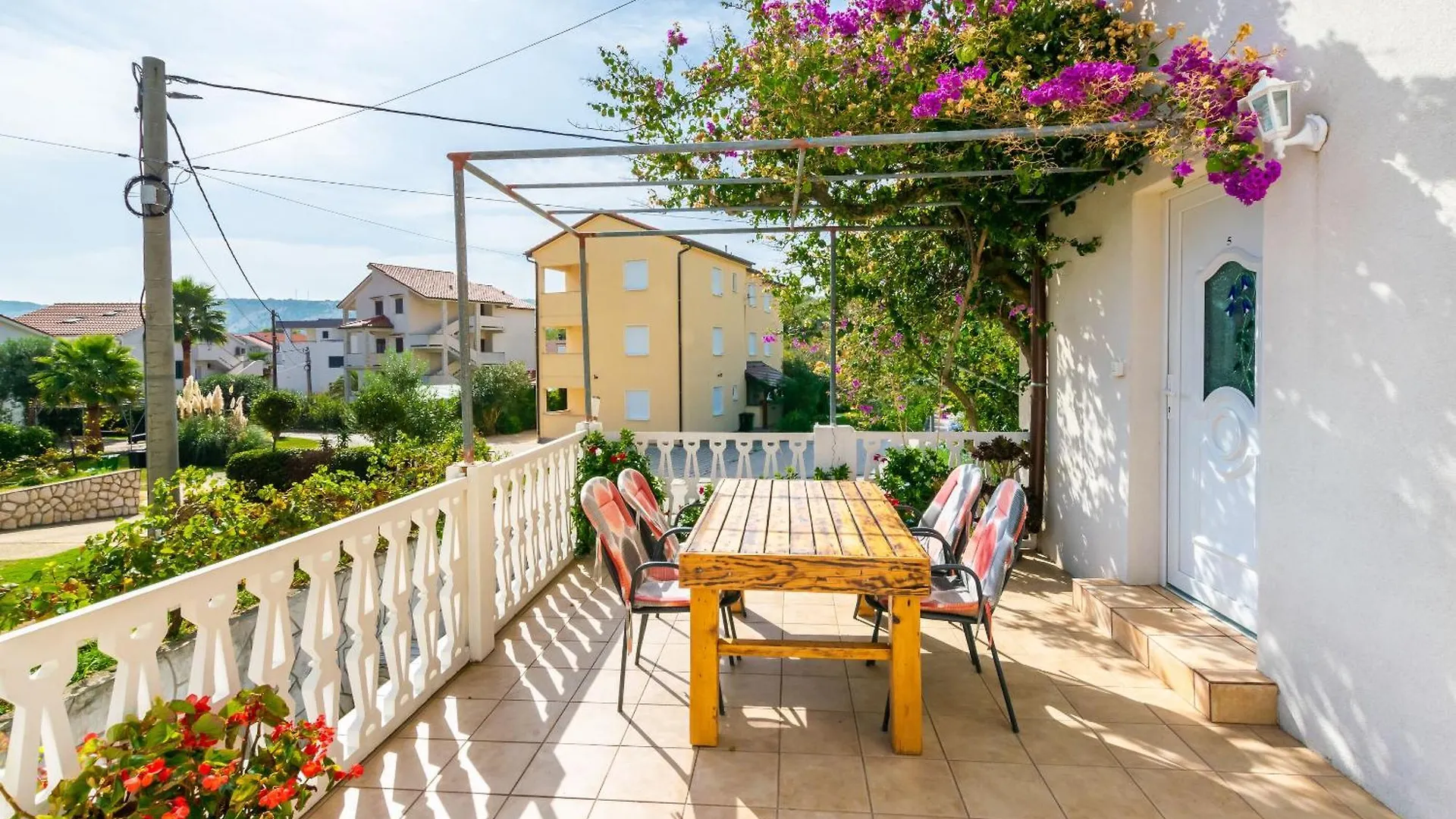 Apartments Ljubica J Lopar