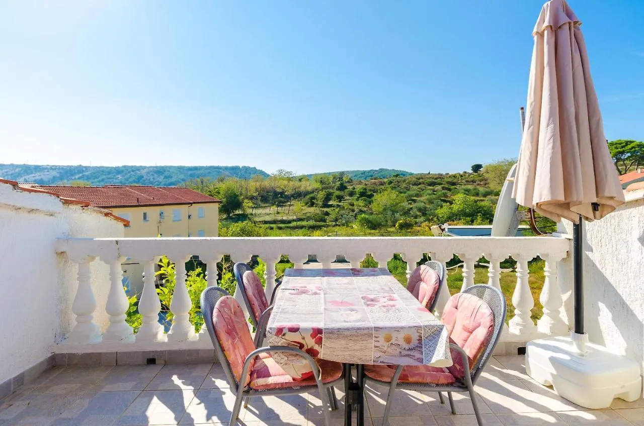 Apartments Ljubica J Lopar