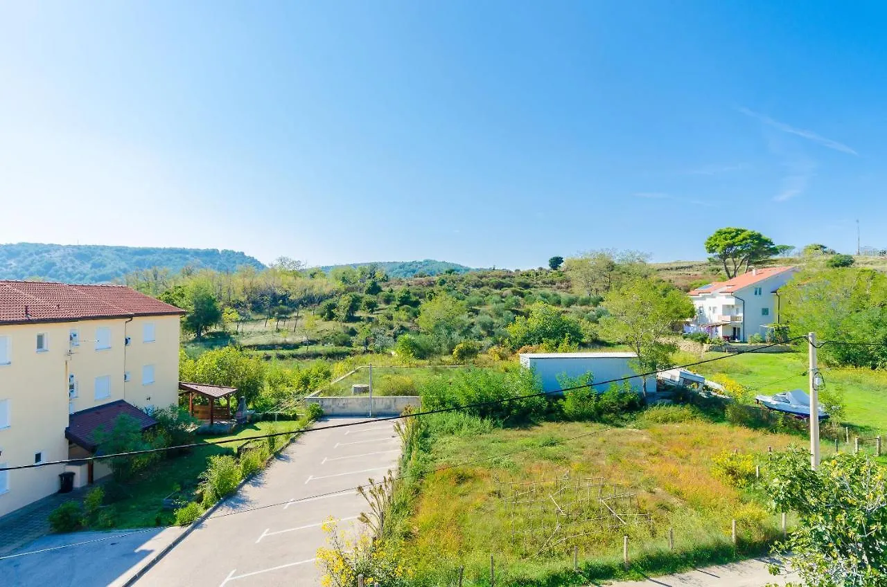 Apartments Ljubica J Lopar