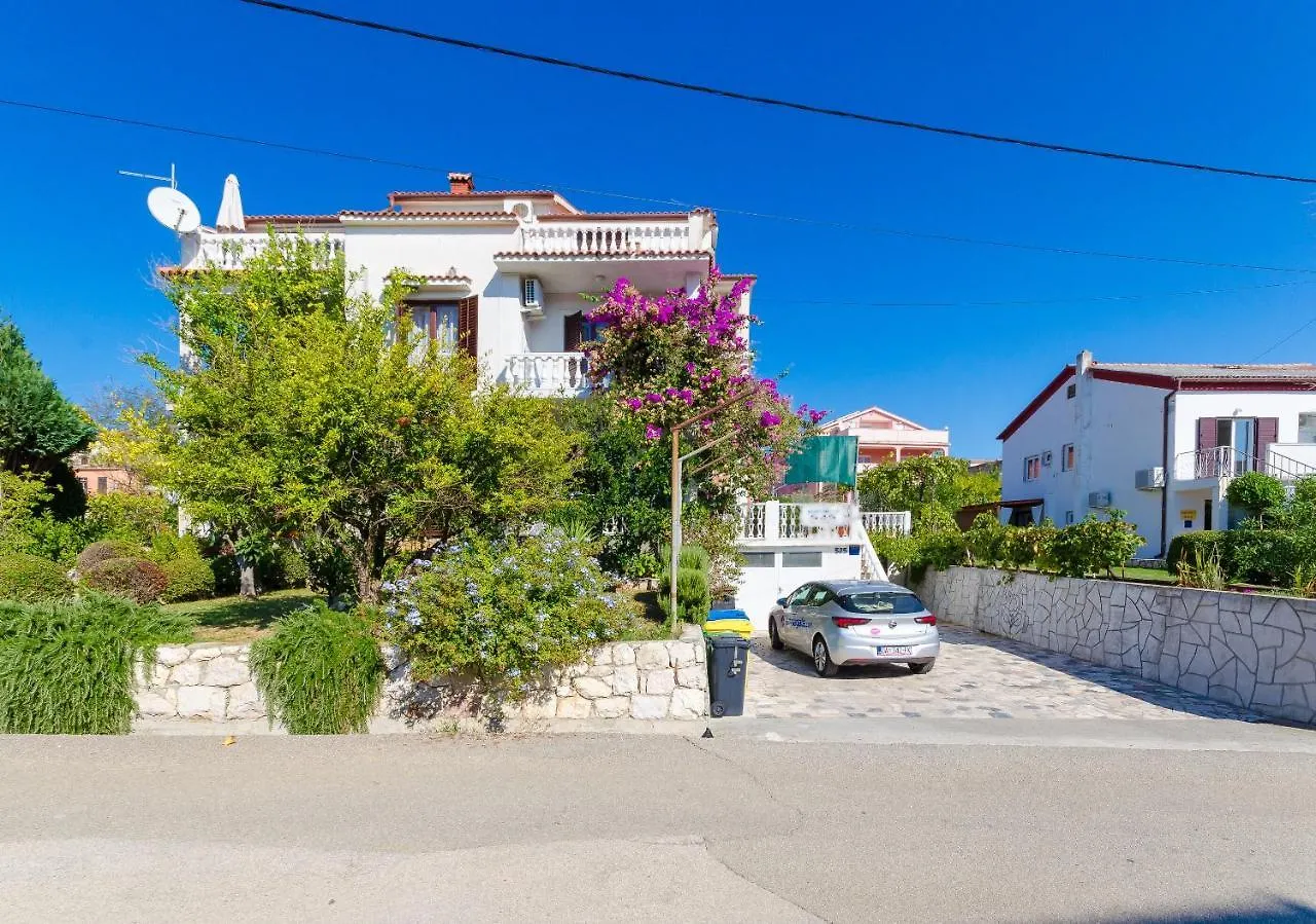 Apartments Ljubica J 0*, Lopar